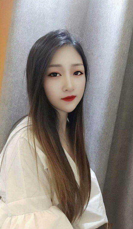 返食龙华小燕子，波大奶粉皮肤白，样貌乖巧服务好